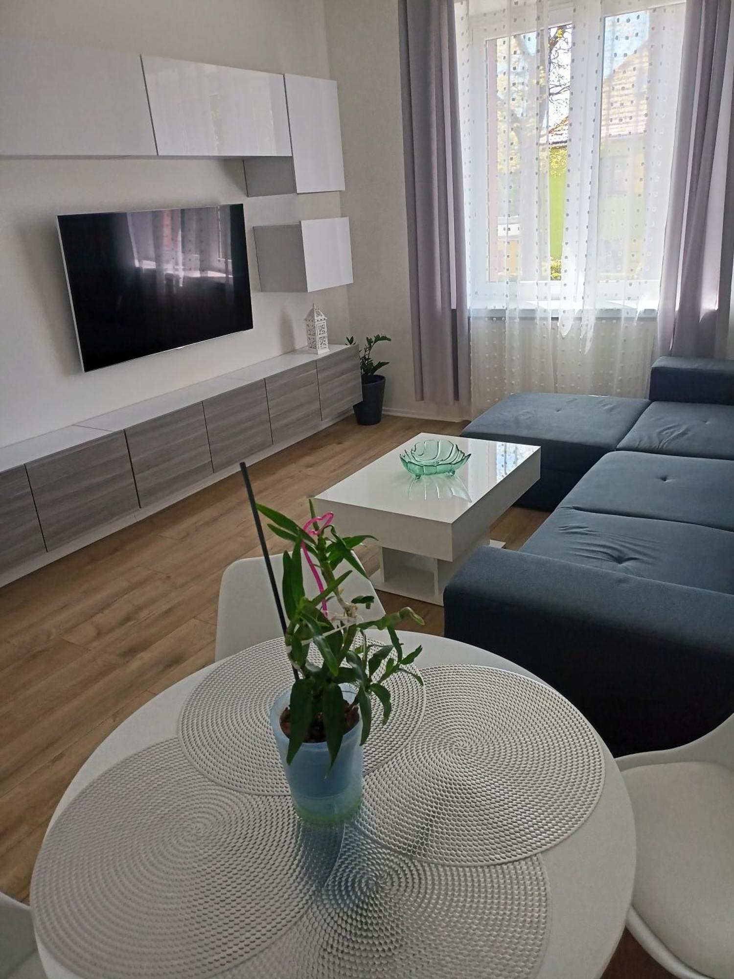 Apartament Slowackiego 41 Jelenia Gora Bagian luar foto